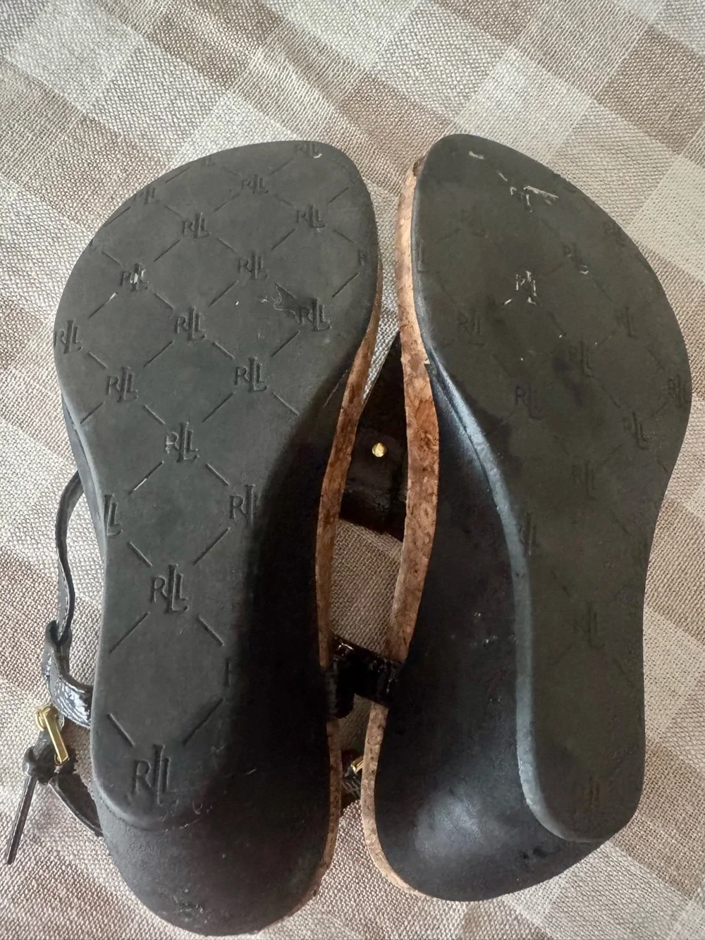 Ralph Lauren Women's Reeta T-Strap Wedge Sandals in Black Patent Leather. - Picture 5 of 7